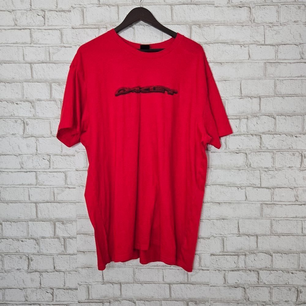 Oakley red short‎ sleeve graphic tee - Picture 3 of 14